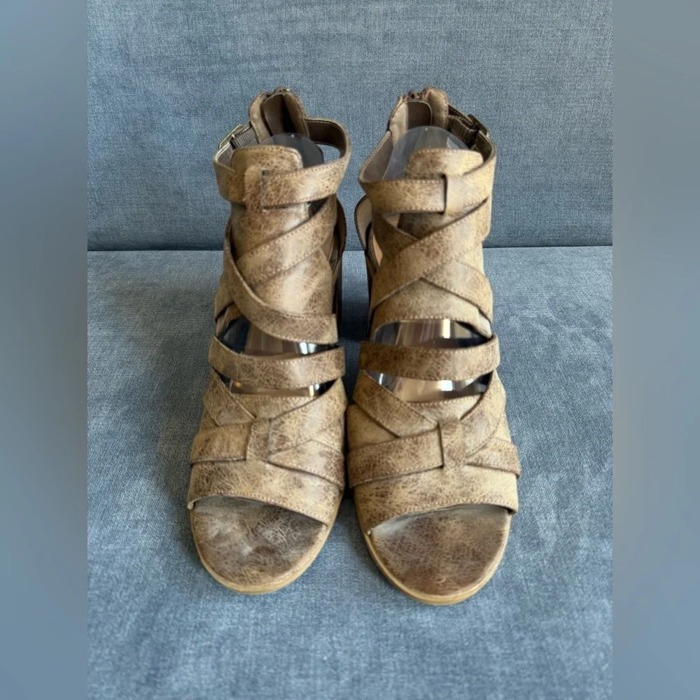 Dollhouse Womens Brown Faux Leather Block Heels SZ 10M Strappy Buckle Back Zip